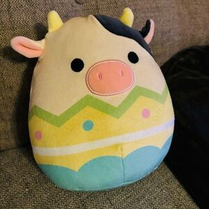 Squishmallows Official Kellytoy Easter Squad 8 Inch Connor Cow in Egg